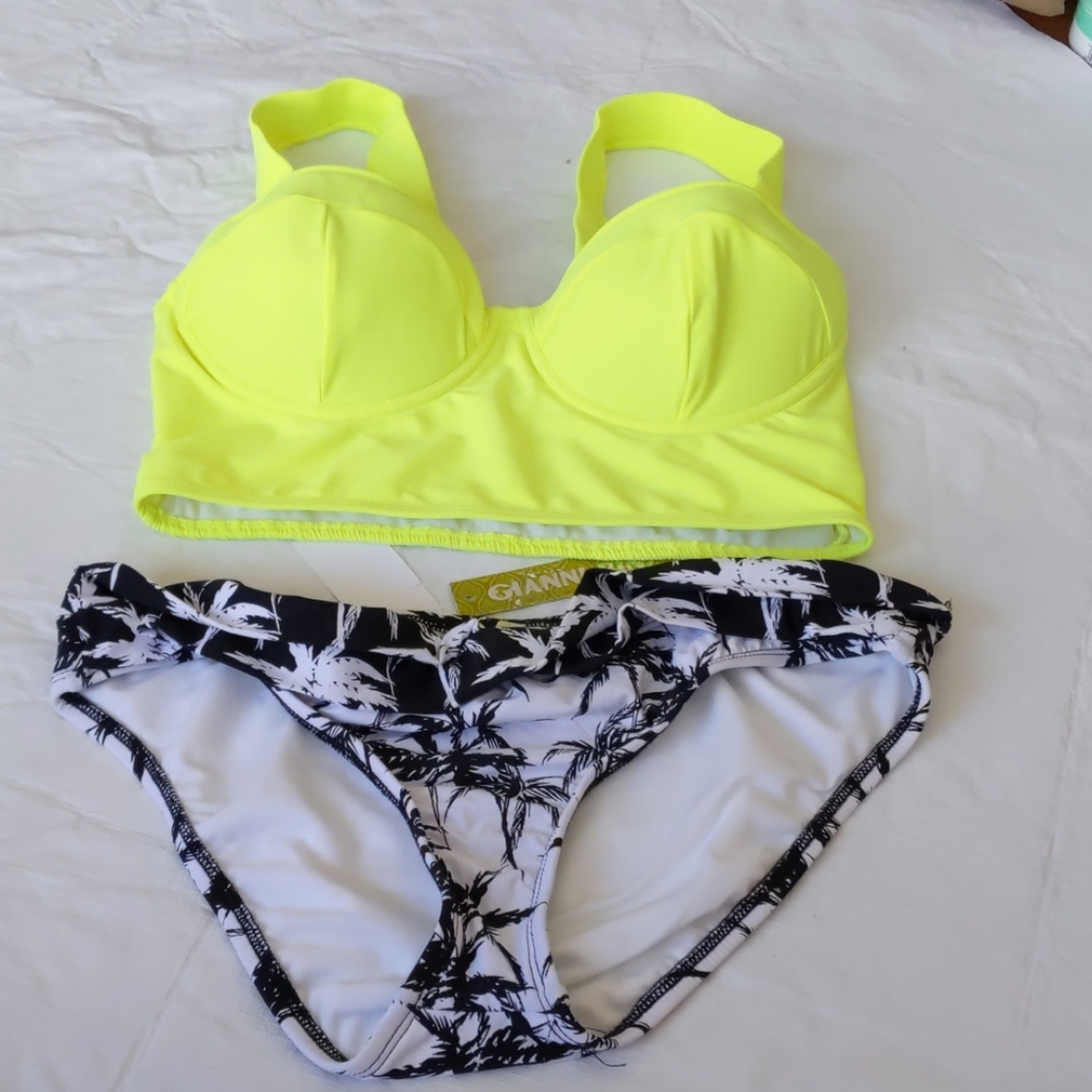 GIANI BINI Bikini bottom. NWT